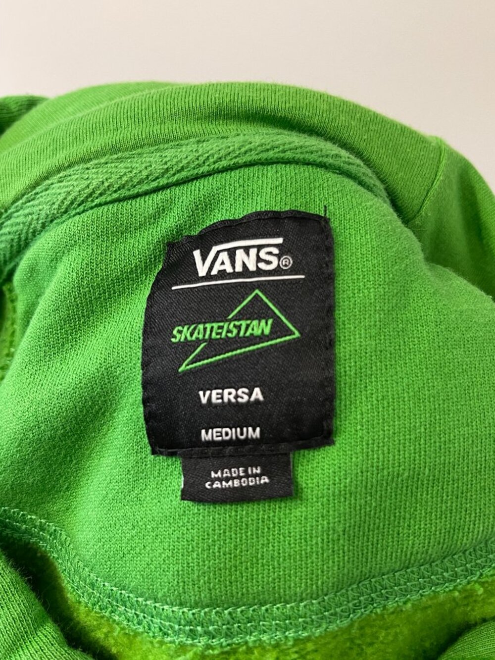 Vans x Skateistan Green Cropped Hoodie, Size M - Picture 3 of 3